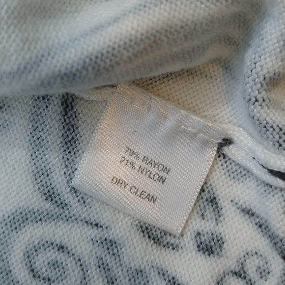 White House Black Market Abstract White Black Button-Up Cropped Cardigan - Picture 8 of 10